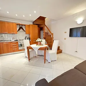  Apartment Casa Tipica Italy